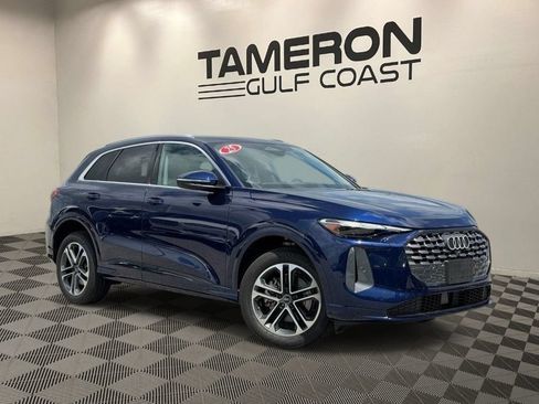 Used 2025 Audi Q5 Premium w/ 19" Wheel Package AWD/4WD image 1