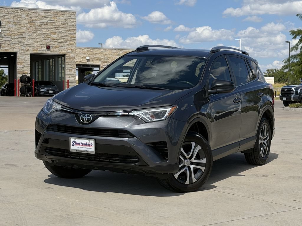 Used 2017 Toyota RAV4 LE FWD image 2