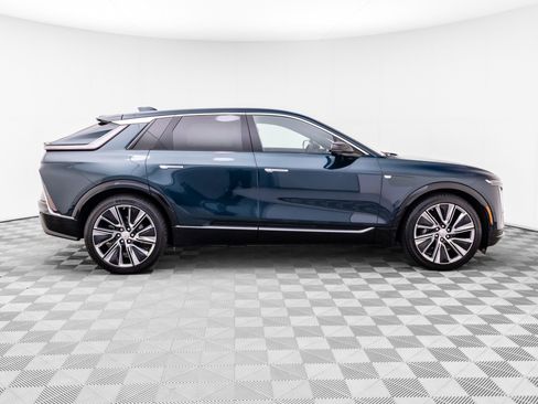 Certified 2025 Cadillac Lyriq Luxury image 7