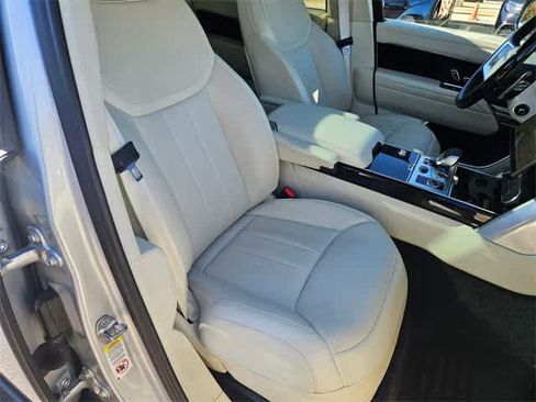 Used 2023 Land Rover Range Rover SE image 23