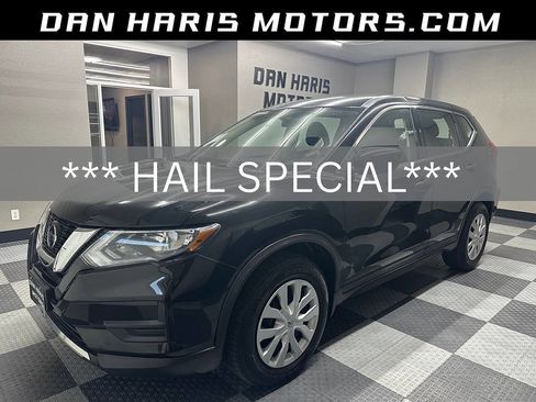 Used 2018 Nissan Rogue S image 1