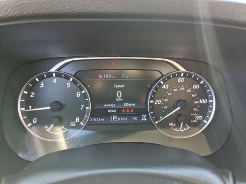 Used 2024 Nissan Frontier SV AWD/4WD image 12