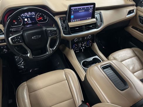 Used 2021 Chevrolet Suburban Premier w/ Premium Package image 12