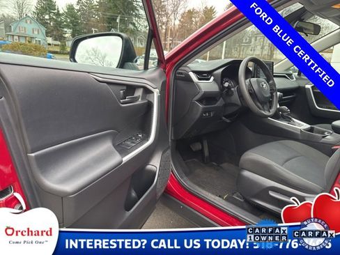 Used 2021 Toyota RAV4 LE image 11