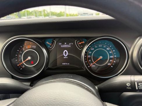 Used 2022 Jeep Wrangler Unlimited Sport AWD/4WD image 17