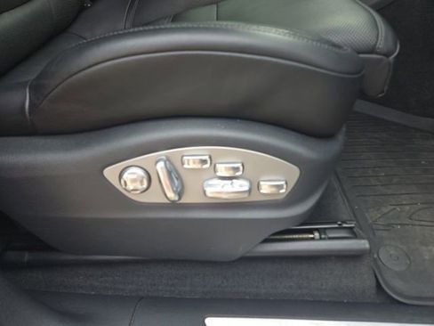 Used 2016 Porsche Macan Turbo AWD/4WD image 10