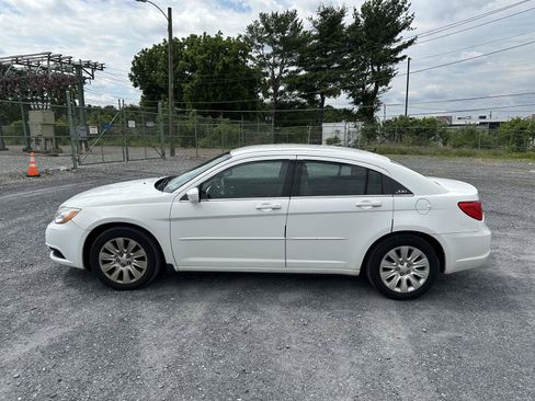 Used 2014 Chrysler 200 LX FWD image 5