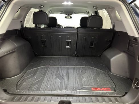 Used 2024 GMC Terrain SLE w/ Driver Convenience Package image 24