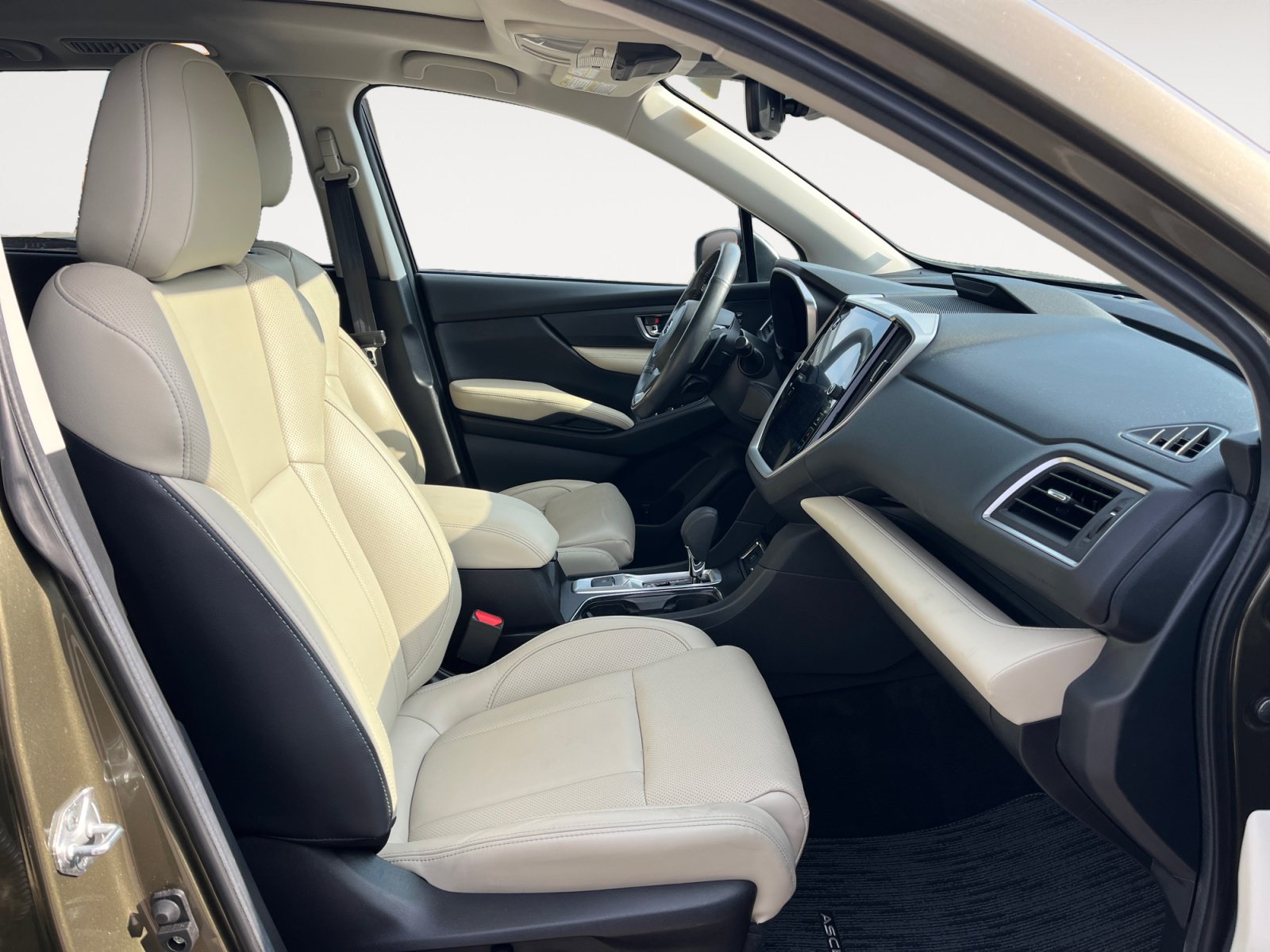 Used 2023 Subaru Ascent Limited w/ Technology Package AWD/4WD image 18