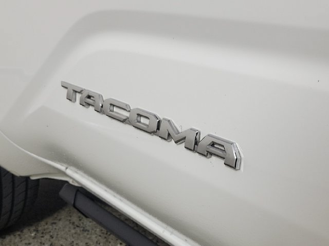 Used 2024 Toyota Tacoma SR5 w/ SR5 Upgrade Package AWD/4WD image 9