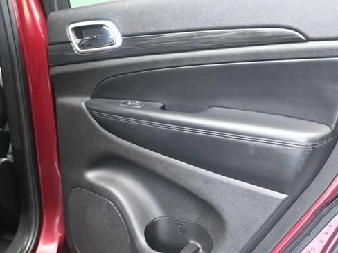 Used 2021 Jeep Grand Cherokee Laredo RWD image 21