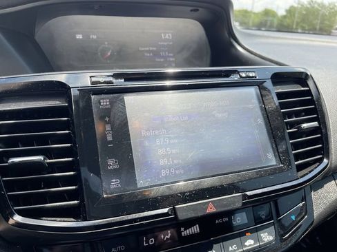 Used 2016 Honda Accord EX-L image 17