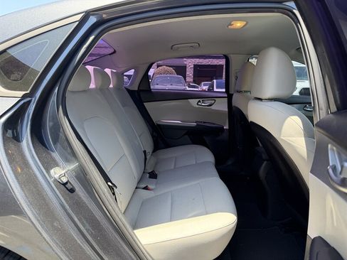 Used 2022 Kia Forte LXS FWD image 12