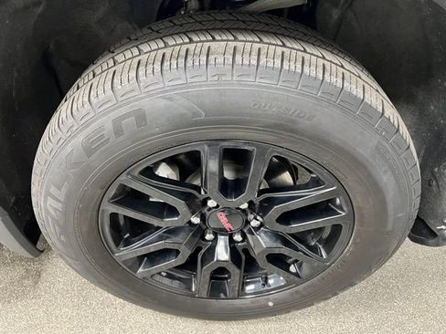 Used 2024 GMC Sierra 1500 Elevation image 16