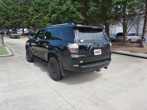 Used 2022 Toyota 4Runner SR5 Premium w/ Moonroof Package AWD/4WD image 19