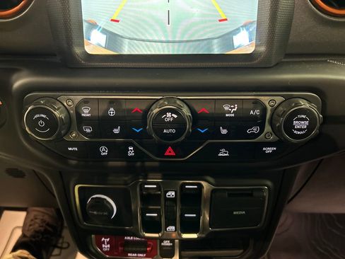 Used 2021 Jeep Gladiator Mojave image 19