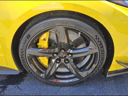 Used 2025 Chevrolet Corvette Z06 w/ Z07 Performance Package RWD image 2