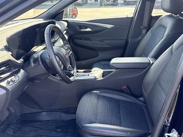 Used 2025 Buick Envista Sport Touring w/ Convenience I Package FWD image 18