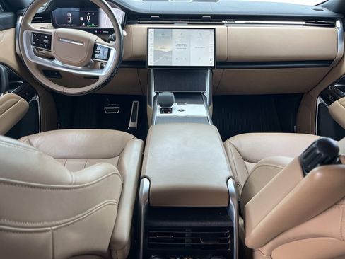 Certified 2025 Land Rover Range Rover SE AWD/4WD image 9