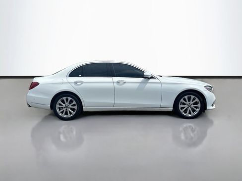 Used 2018 Mercedes-Benz E 300 image 2