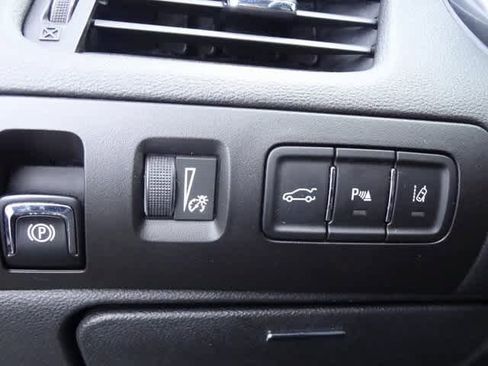 Used 2016 Chevrolet Impala LTZ image 15