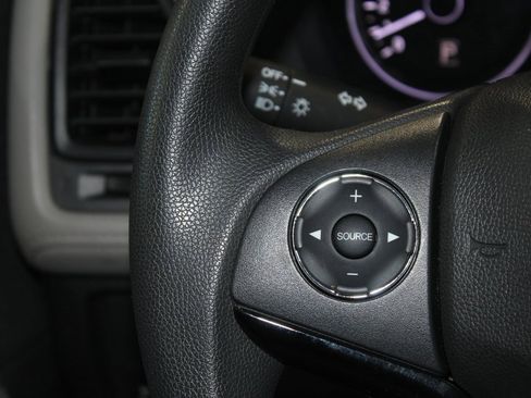 Used 2022 Honda HR-V LX image 18