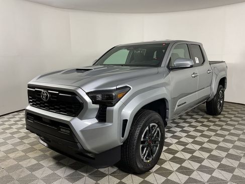 New 2025 Toyota Tacoma TRD Sport image 3