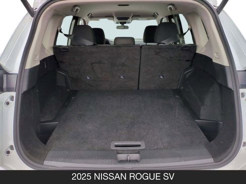 Used 2025 Nissan Rogue SV image 20