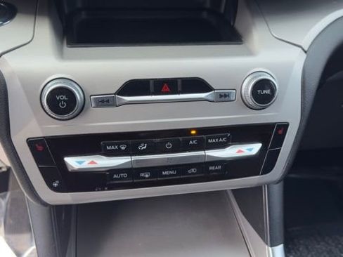 Certified 2022 Ford Explorer XLT w/ Equipment Group 202A image 14