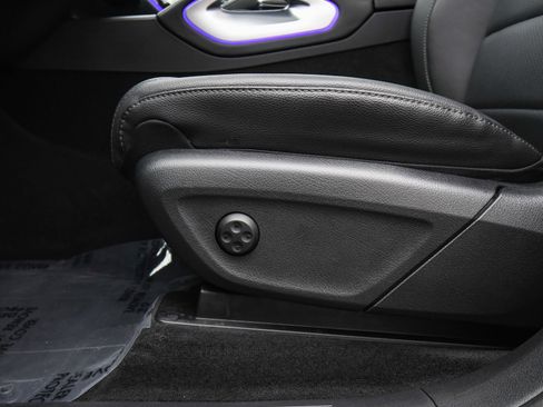 Used 2025 Mercedes-Benz GLS 450 4MATIC image 44