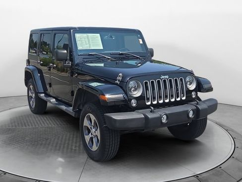 Used 2016 Jeep Wrangler Unlimited Sahara w/ Dual Top Group AWD/4WD image 7