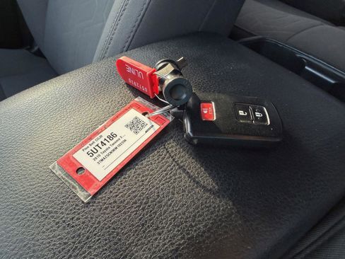 Used 2019 Toyota Tacoma TRD Sport w/ Exterior Package image 13