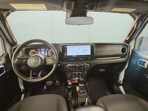 Used 2024 Jeep Wrangler Unlimited Rubicon image 9