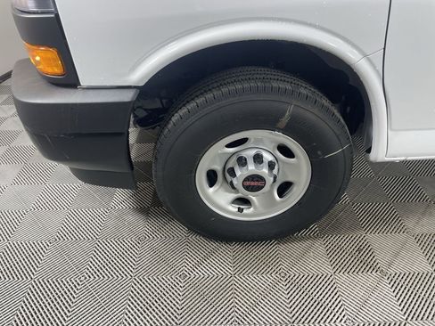 New 2025 GMC Savana 3500 Extended w/ Driver Convenience Package image 29