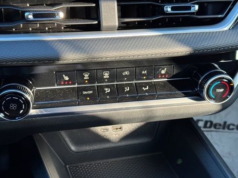 Used 2026 Chevrolet Equinox LT image 20