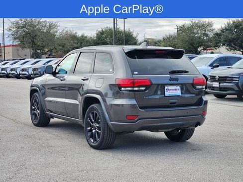 Used 2021 Jeep Grand Cherokee Laredo X image 3