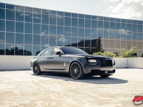 Used 2014 Rolls-Royce Ghost RWD image 48