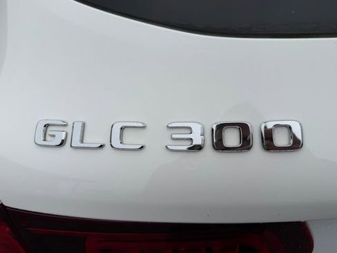 Used 2022 Mercedes-Benz GLC 300 4MATIC image 9