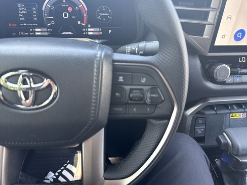 Used 2025 Toyota Tundra Limited AWD/4WD image 20