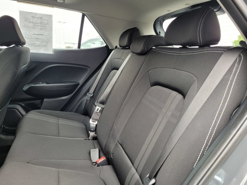 Used 2025 Hyundai Venue SEL FWD image 14