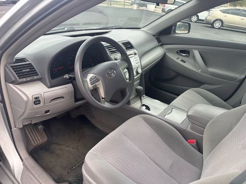 Used 2011 Toyota Camry LE image 13