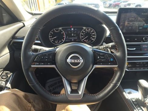 Used 2023 Nissan Altima 2.0 SR image 15