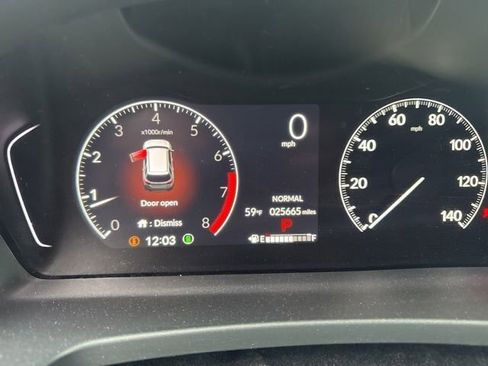 Used 2025 Honda Pilot Sport image 6