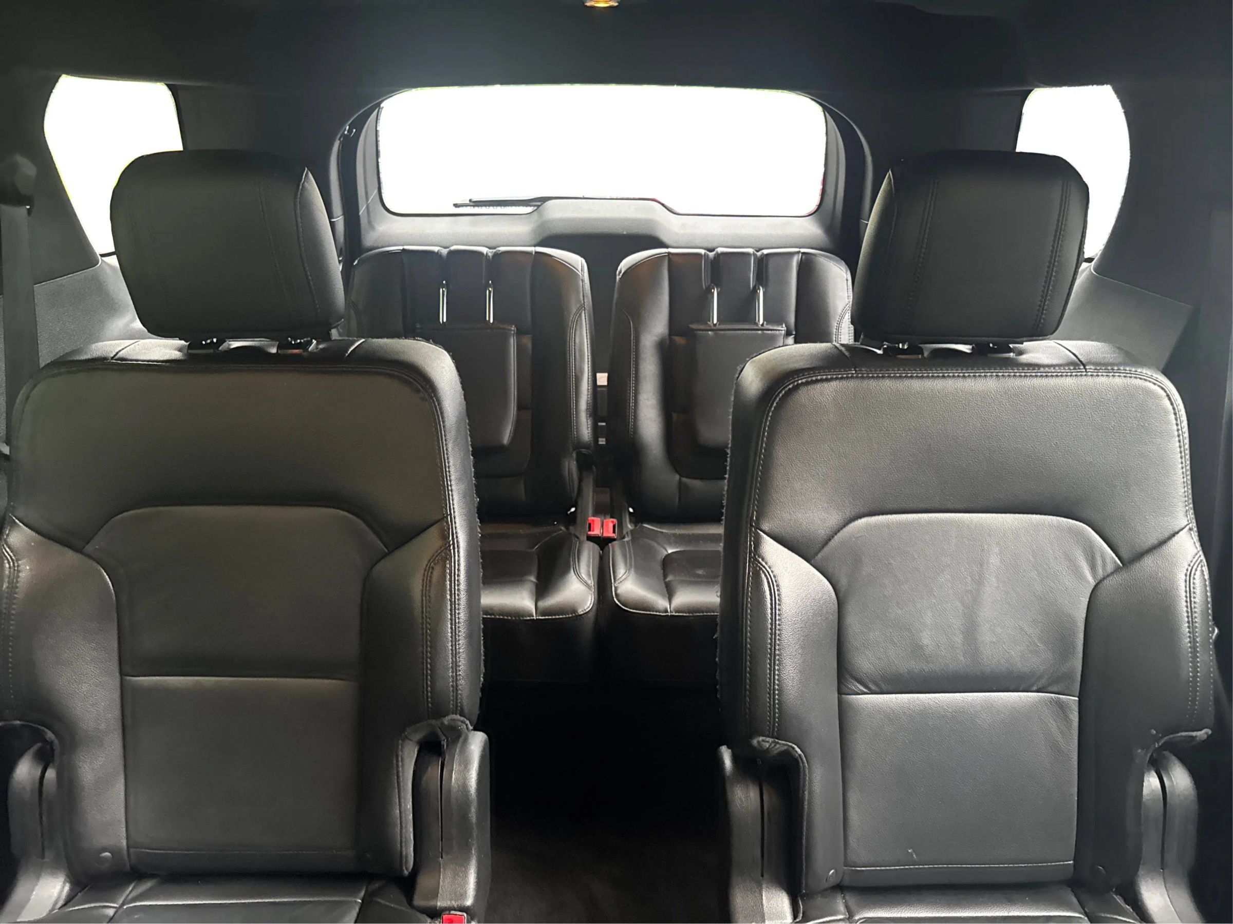 Used 2017 Ford Explorer XLT w/ Equipment Group 202A AWD/4WD image 18