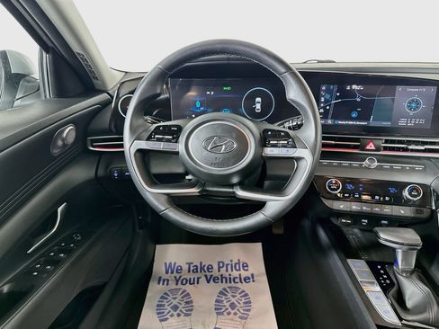 Certified 2023 Hyundai Elantra Limited FWD image 23