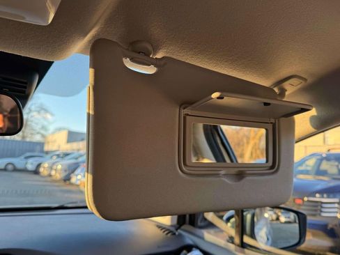 Certified 2025 Nissan Versa SR w/ Trunk Package image 30