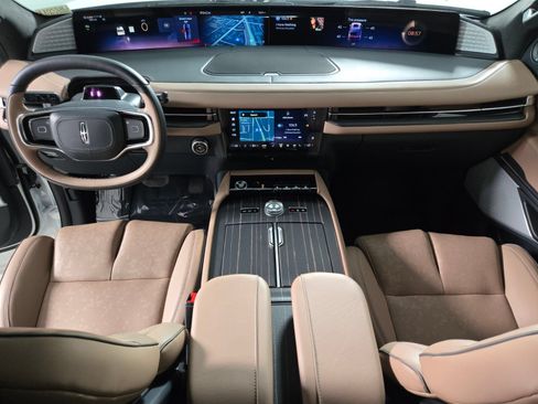 New 2027 Lincoln Navigator L Black Label AWD/4WD image 16