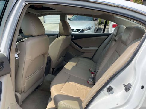 Used 2010 Nissan Altima 2.5 SL w/ SL Pkg FWD image 3