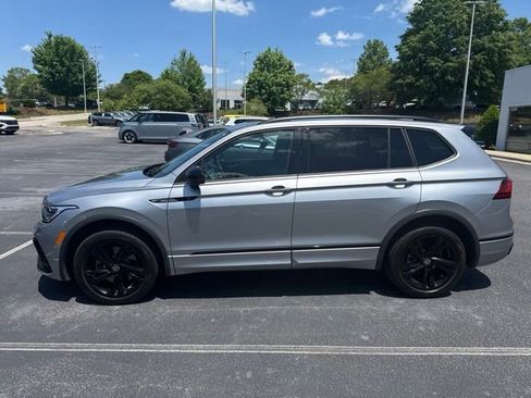Used 2023 Volkswagen Tiguan SE R-Line FWD image 13