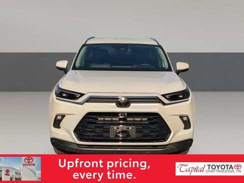 Used 2024 Toyota Grand Highlander Limited image 3